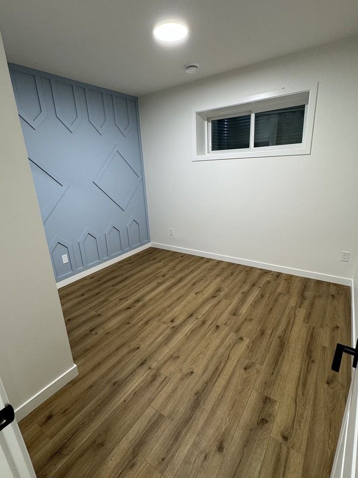 6418 28 Ave Sw - Photo 6 of 13