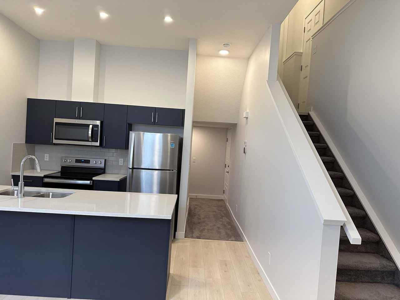 12139 35 Ave Sw - Photo 7 of 18