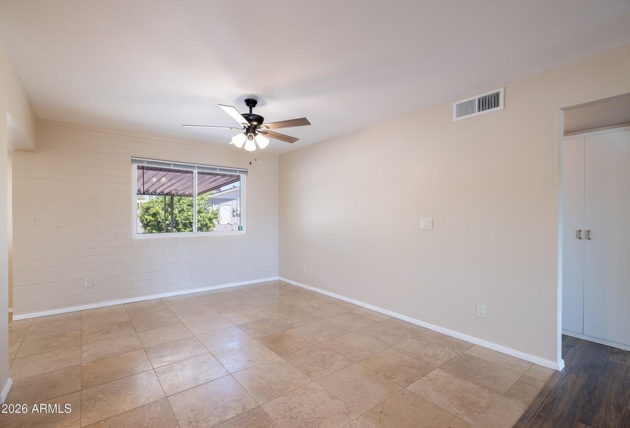 11208 N 105th Ave - Photo 7 of 26