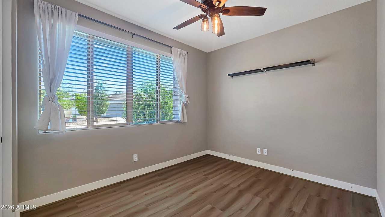 19912 W Lilac St - Photo 6 of 38