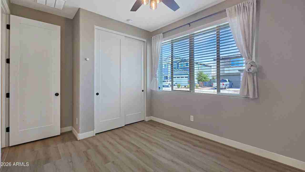 19912 W Lilac St - Photo 7 of 38