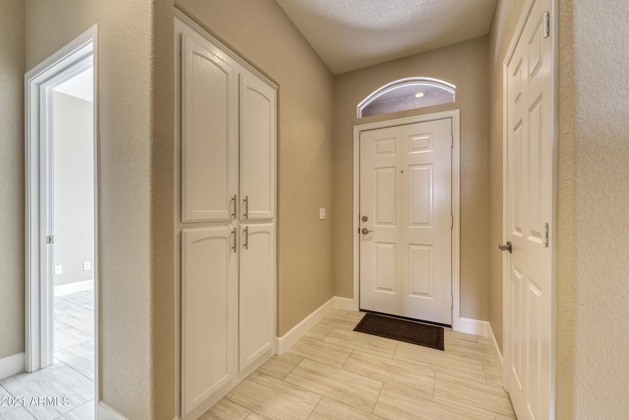 2101 S Yellow Wood #4 - Photo 4 of 29