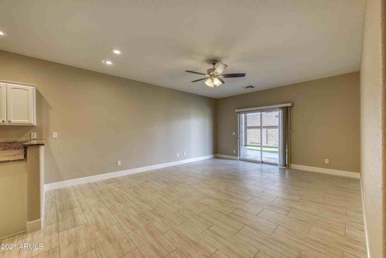 2101 S Yellow Wood #4 - Photo 7 of 29