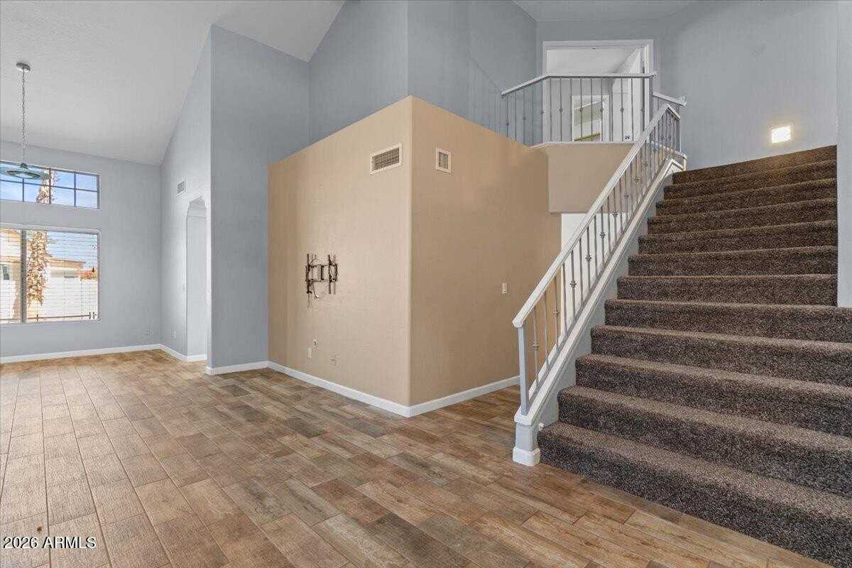 3260 S Laguna Dr - Photo 5 of 49