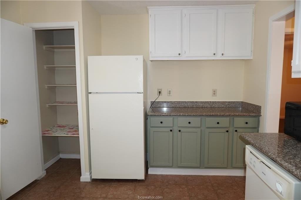 405 Live Oak St #A - Photo 7 of 9