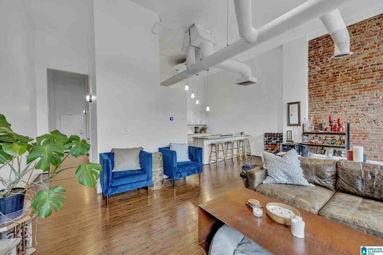 2112 Morris Ave #202 - Photo 3 of 26