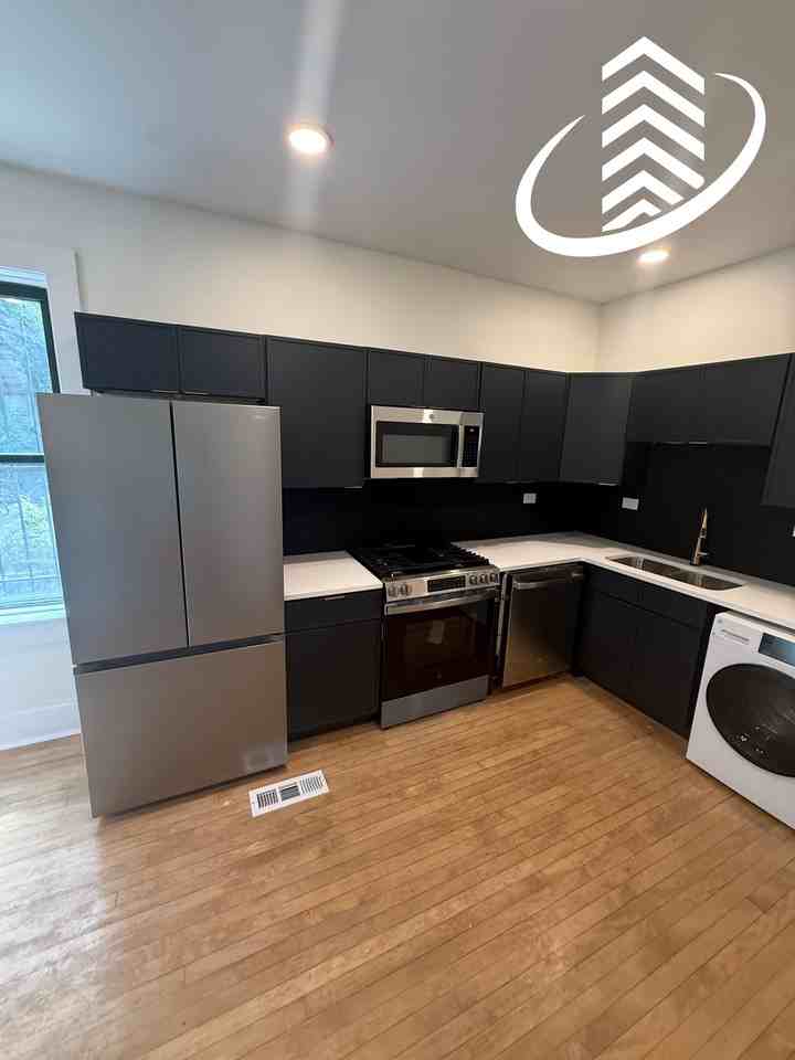 2301 N Leavitt St #2F - Photo 5 of 9