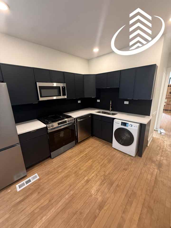 2301 N Leavitt St #2F - Photo 7 of 9