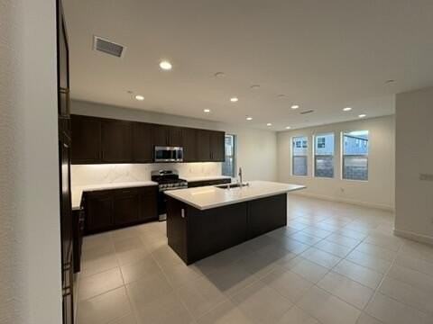 Baker Ct - Photo 6 of 27