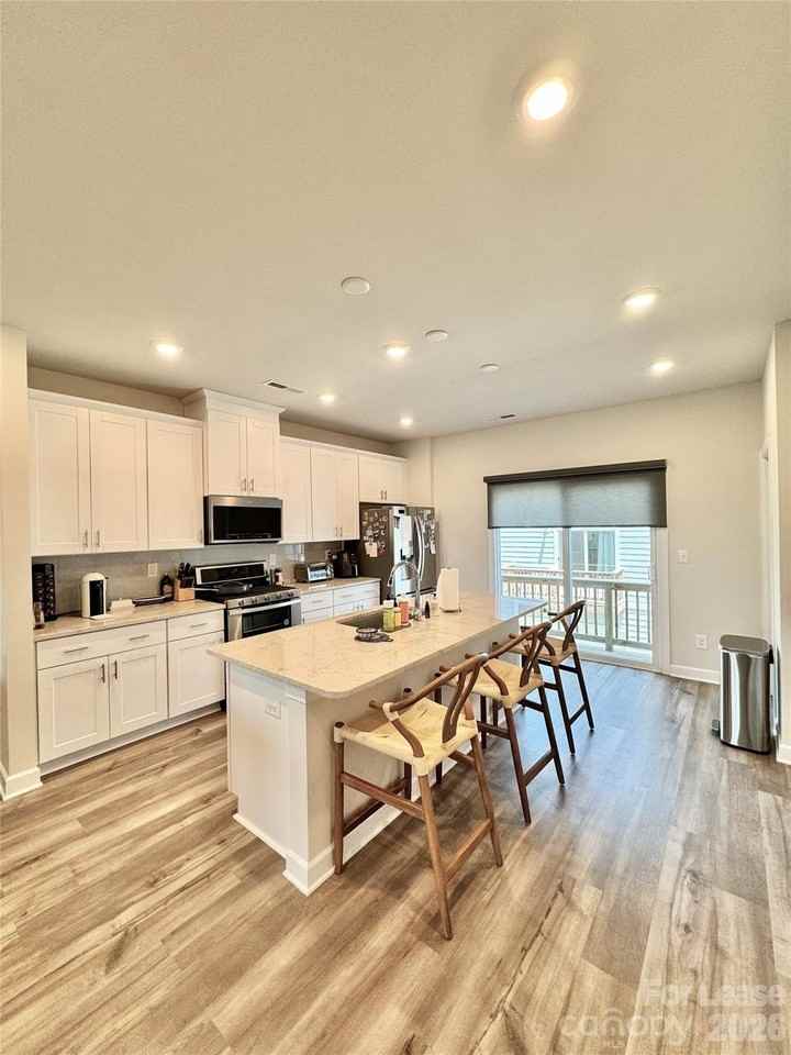 7221 Bryce Ave - Photo 5 of 13