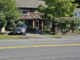 featured image of 3206 Guilderland Ave #2