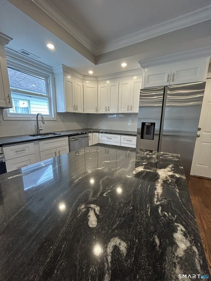 823 Capitol Ave #3 - Photo 2 of 19