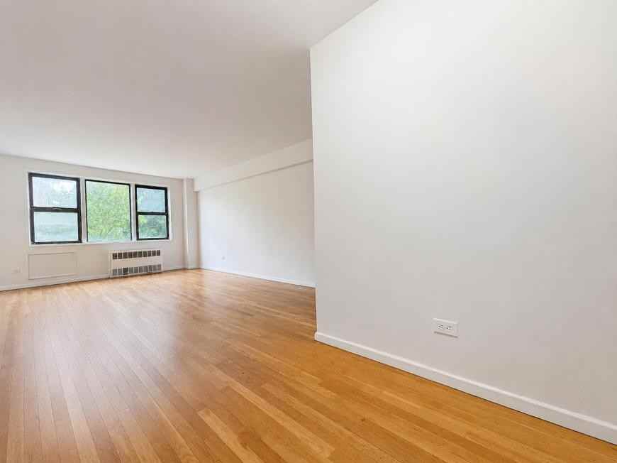 6645 Broadway - Photo 3 of 10