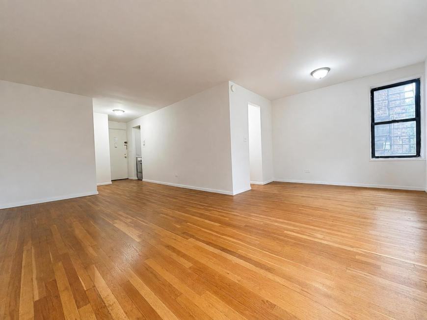 6645 Broadway - Photo 5 of 10