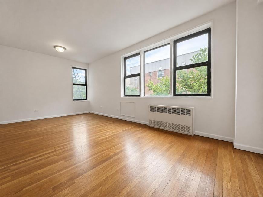 6645 Broadway - Photo 6 of 10