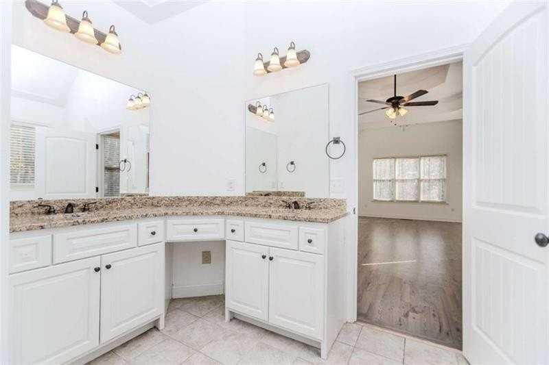 4234 Quail Creek Dr - Photo 3 of 16