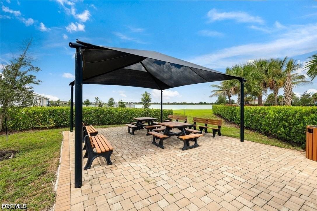 421 Coral Reef Pl - Photo 5 of 50