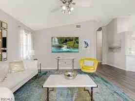 313 Se 23rd Ter - Photo 1 of 1