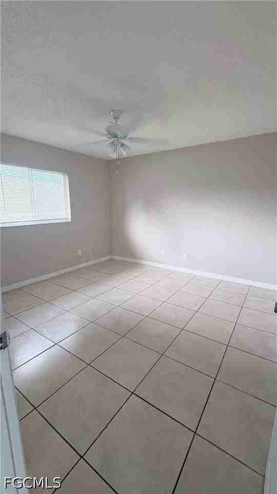 5537 10th Ave - Photo 7 of 10