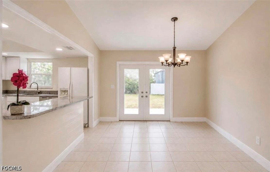 528 Sw 25th Ter - Photo 2 of 7