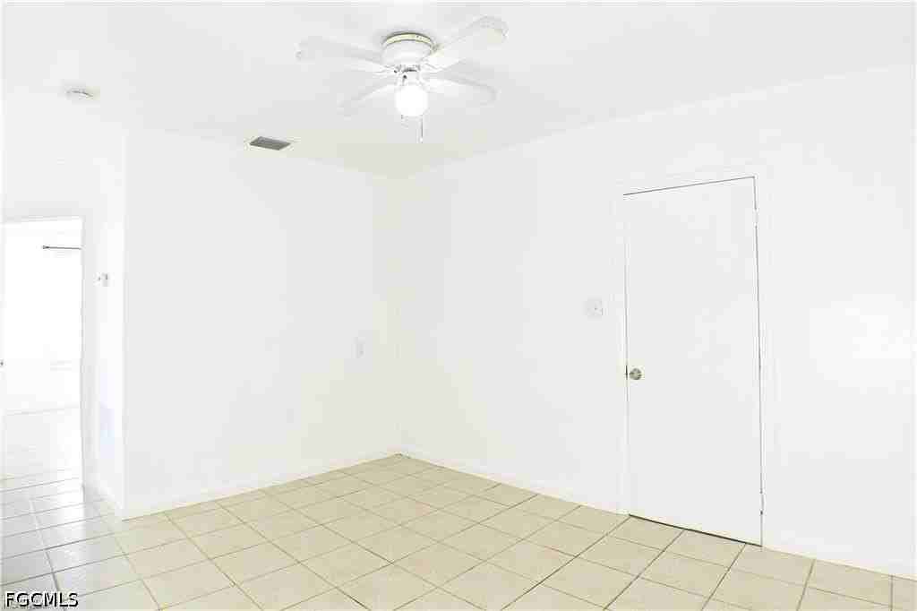 3042 Douglas Ave - Photo 4 of 9