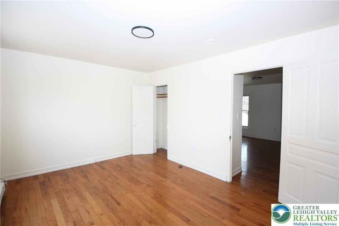 320 N Law St - Photo 3 of 19
