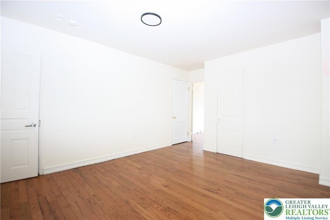320 N Law St - Photo 5 of 19
