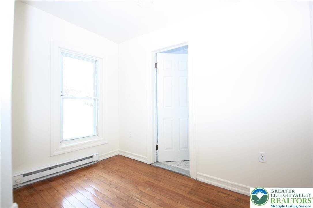 320 N Law St - Photo 6 of 19