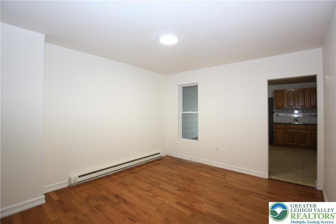 320 N Law St - Photo 7 of 19