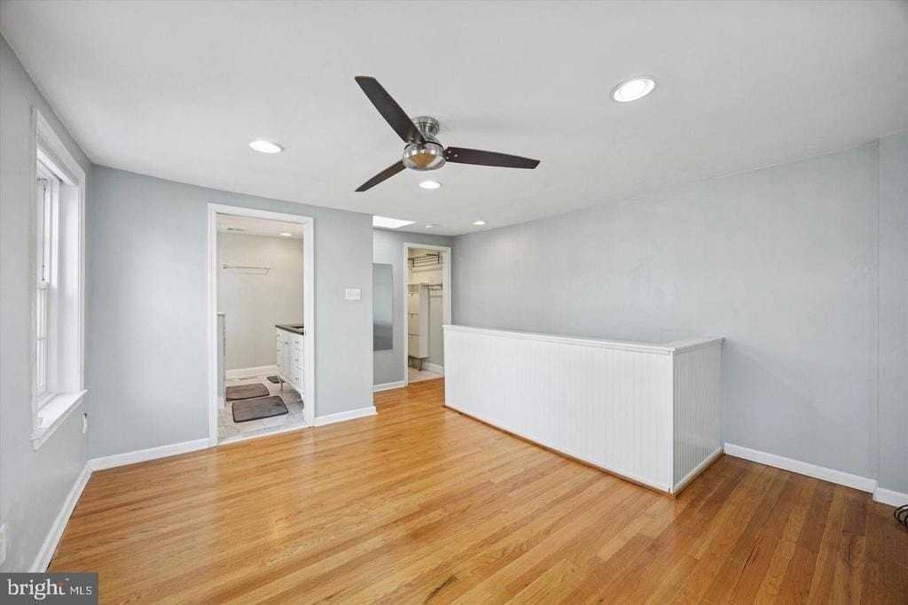 715 Rodman St - Photo 5 of 33