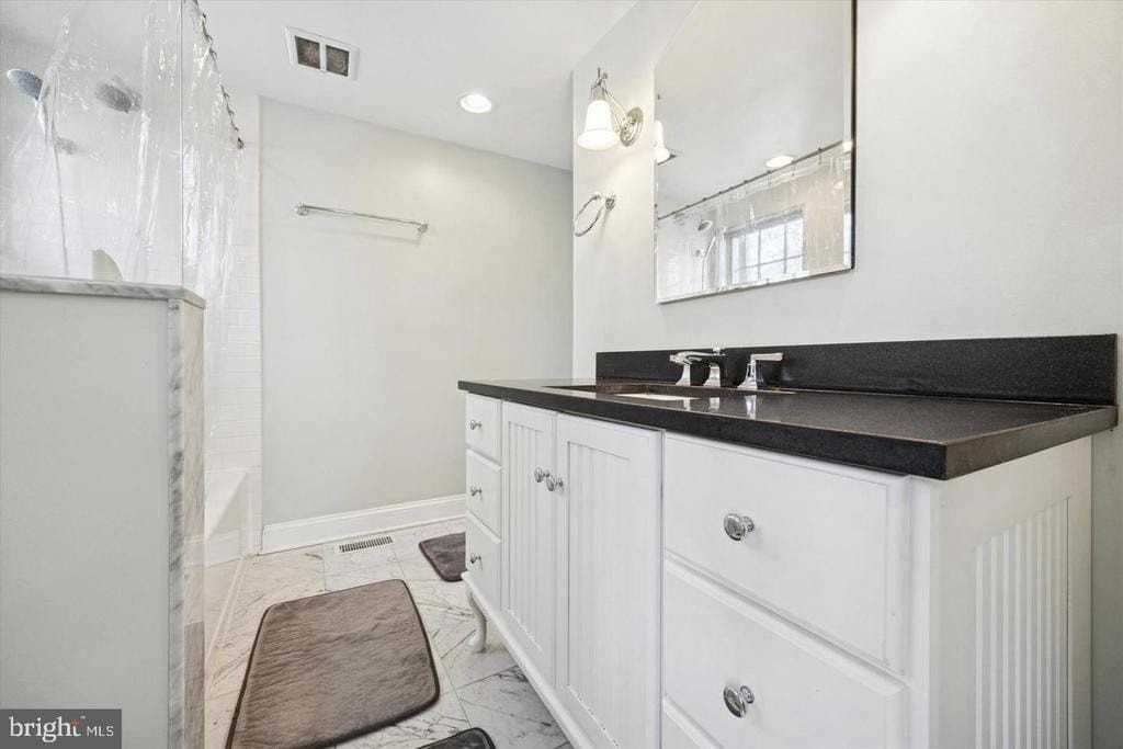 715 Rodman St - Photo 7 of 33