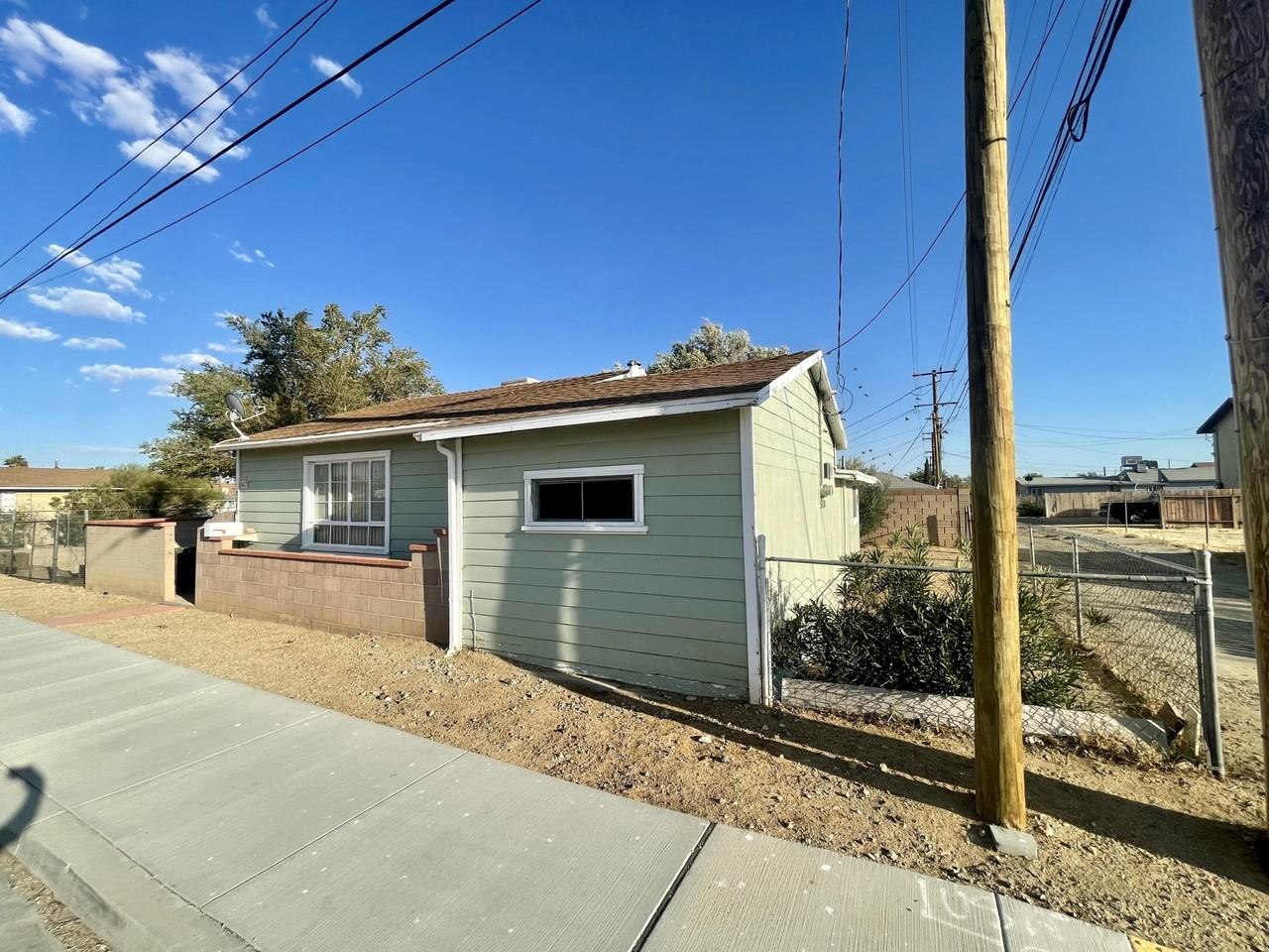 2080 Inyo St - Photo 4 of 12
