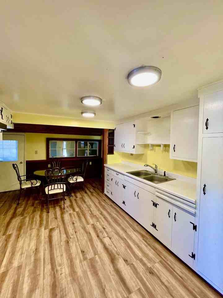 2080 Inyo St - Photo 6 of 12