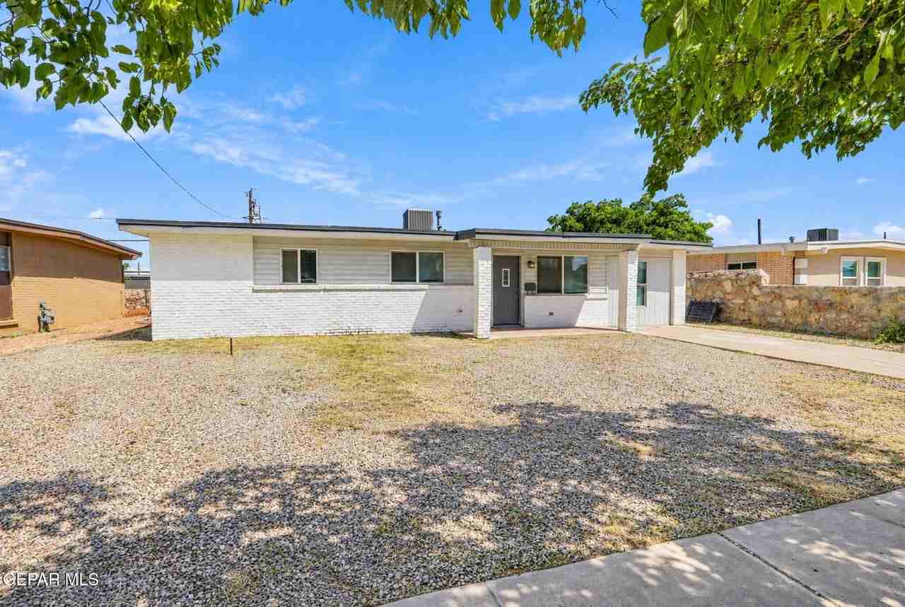10532 Goodman St - Photo 3 of 28