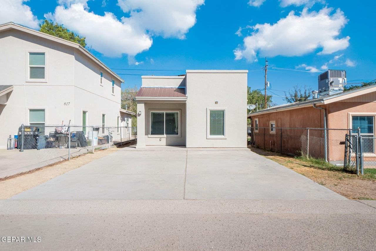 621 Main St - Photo 2 of 15