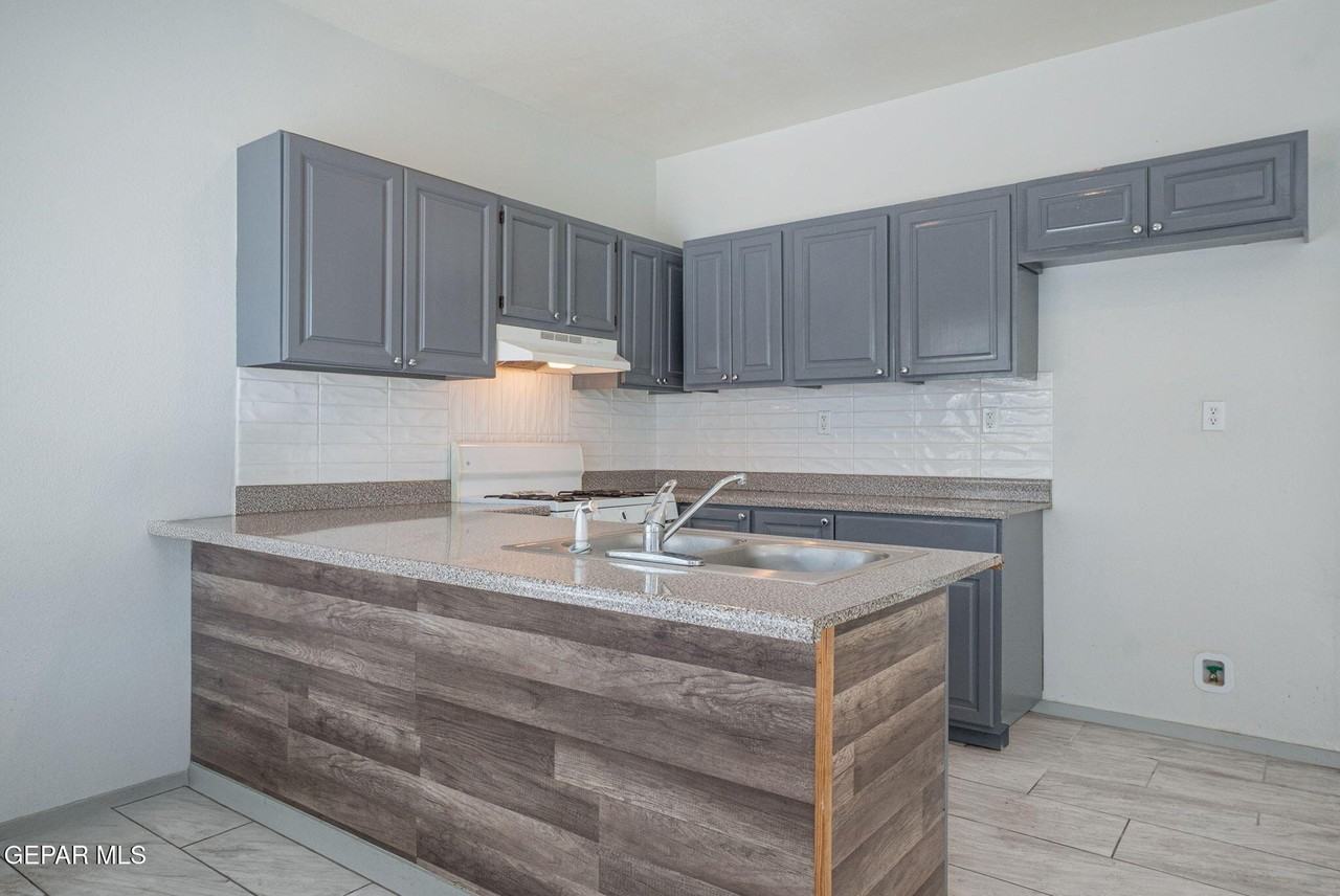 621 Main St - Photo 6 of 15