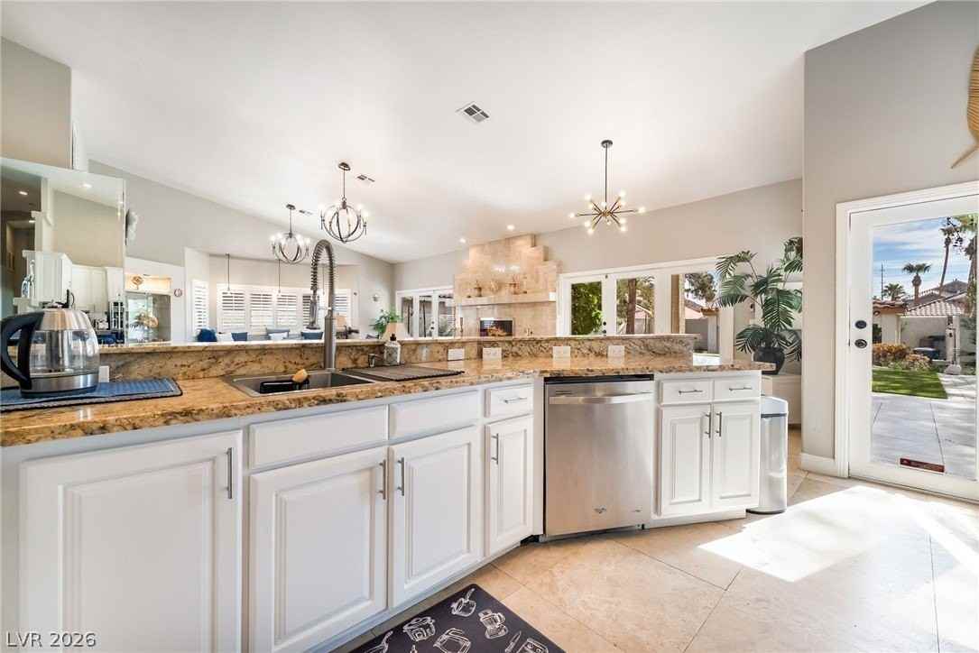 4440 Newell Dr - Photo 6 of 35