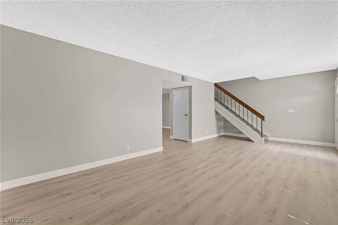 4630 Bountiful Way - Photo 4 of 32