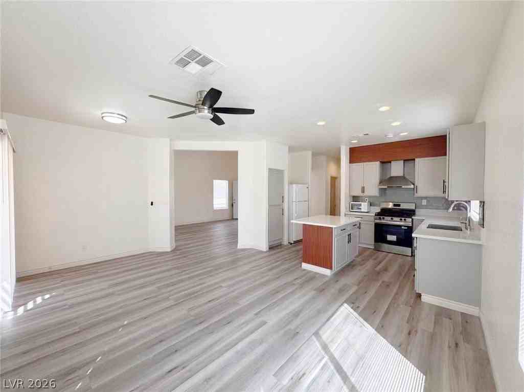 7849 Blue Brook Dr - Photo 7 of 44