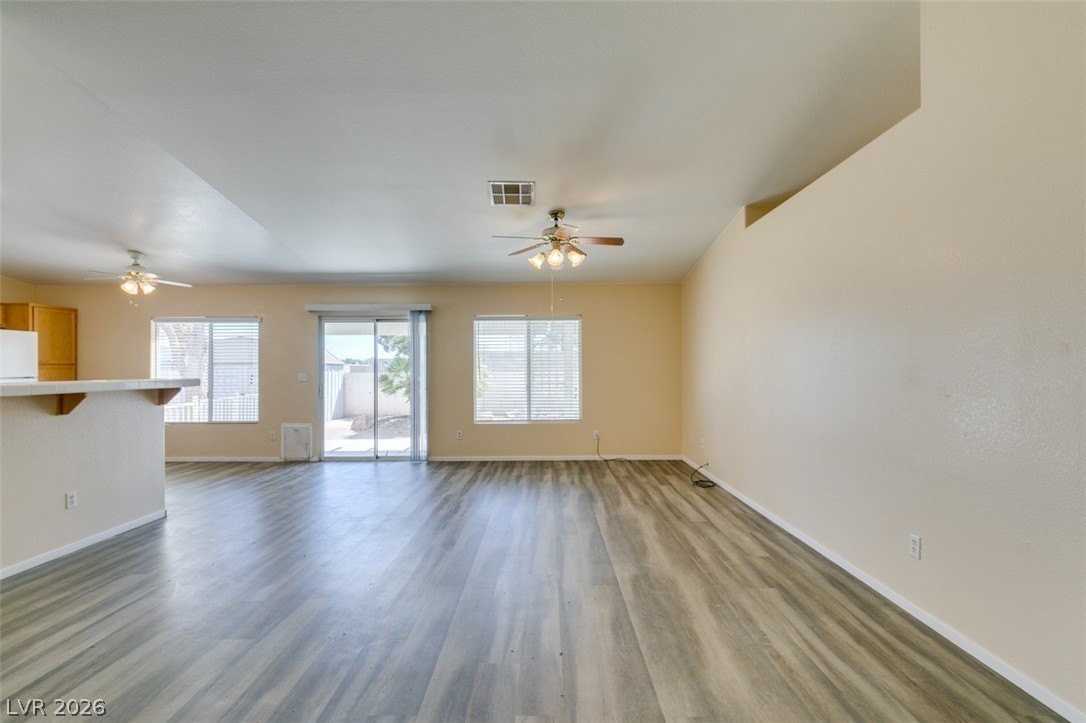 3001 Johannan Ln - Photo 3 of 33