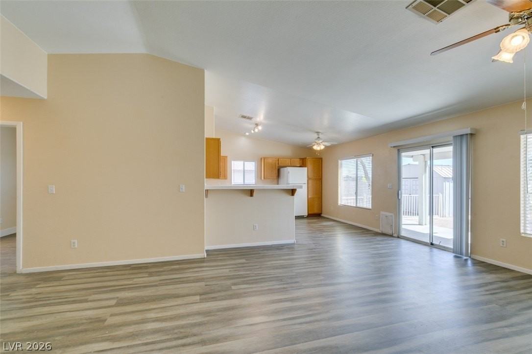 3001 Johannan Ln - Photo 5 of 33