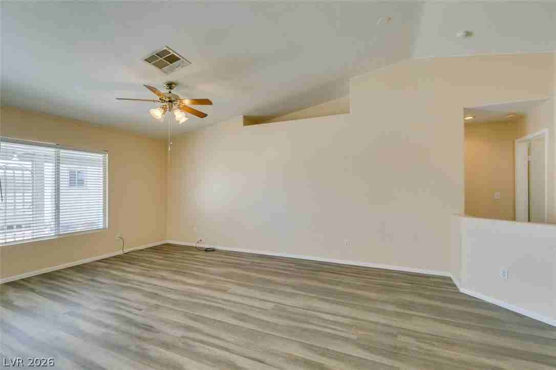 3001 Johannan Ln - Photo 7 of 33