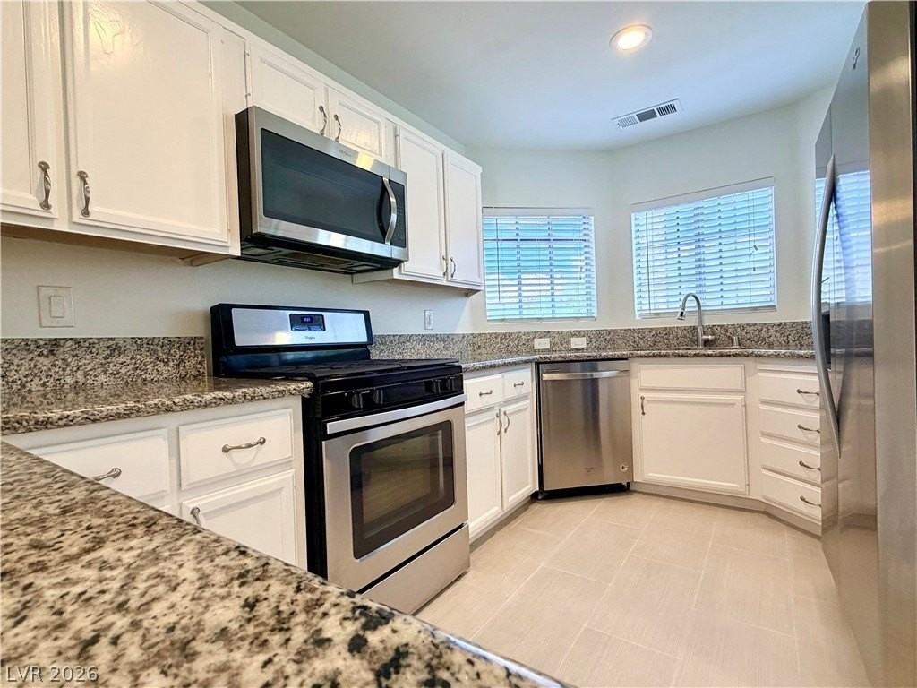 3423 Bankside Dr - Photo 2 of 20