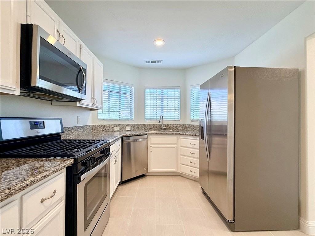 3423 Bankside Dr - Photo 3 of 20