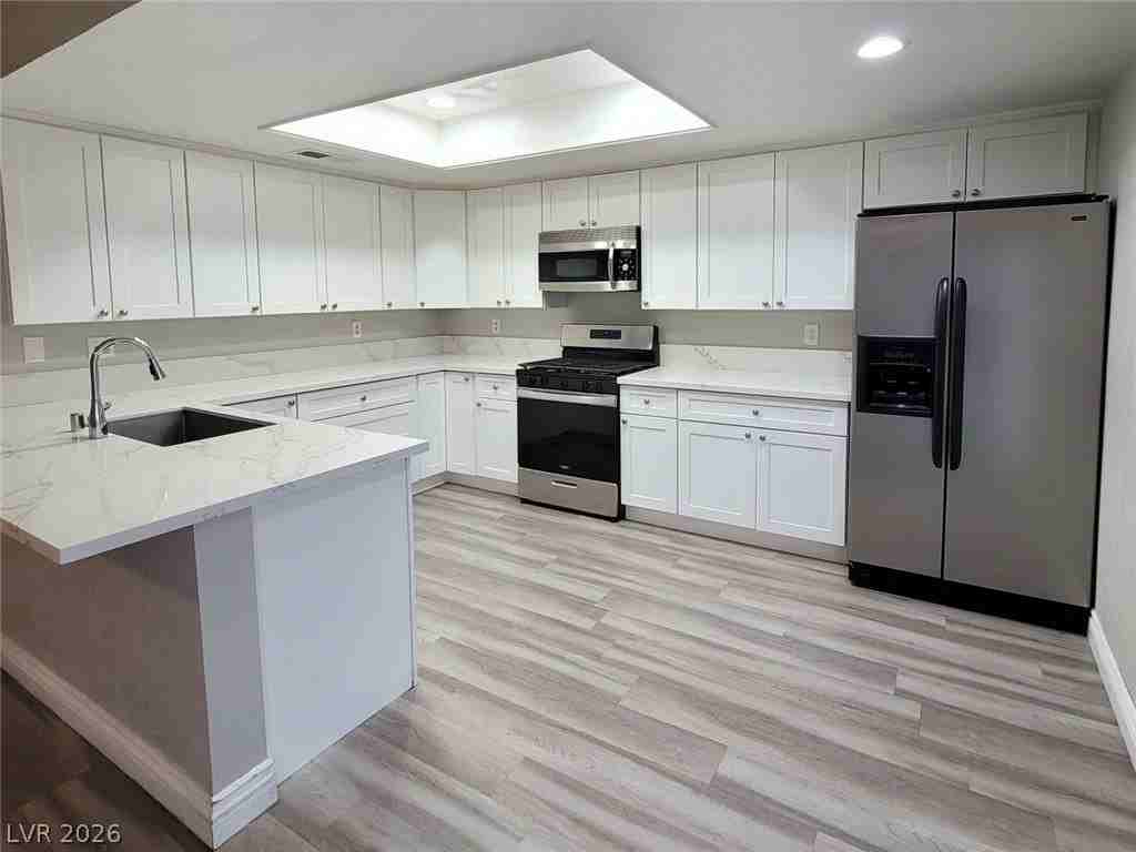 6767 Garden Grove Ave - Photo 7 of 27