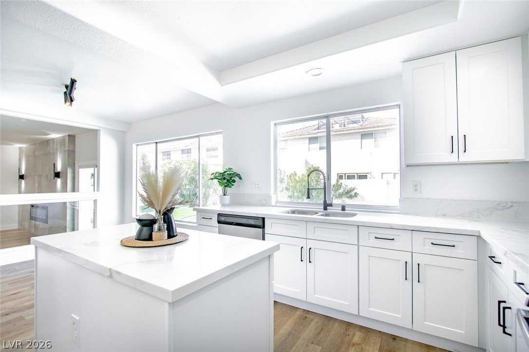 8500 Copper Mountain Ave - Photo 6 of 46
