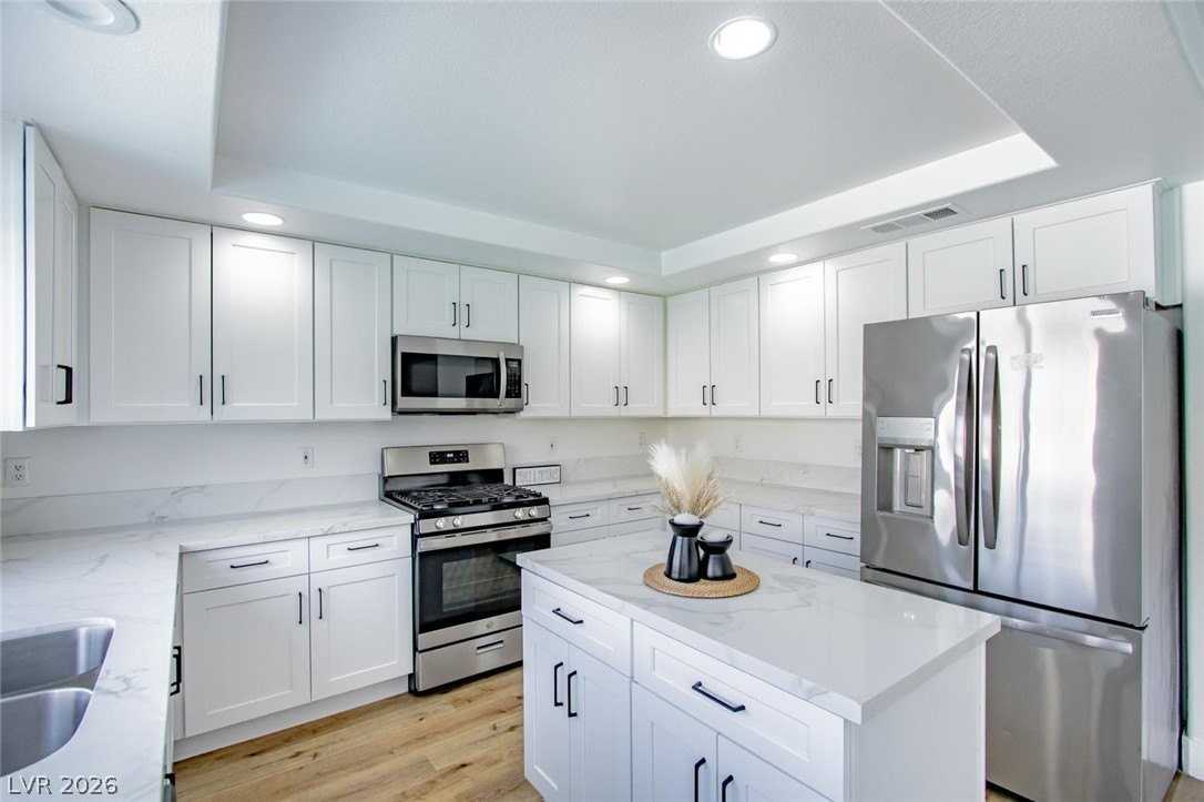 8500 Copper Mountain Ave - Photo 7 of 46