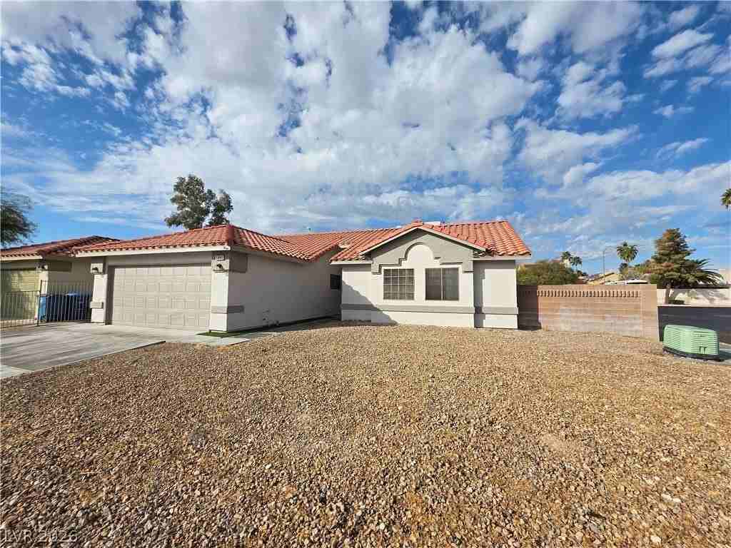 5843 Berry Hill Ln - Photo 4 of 50