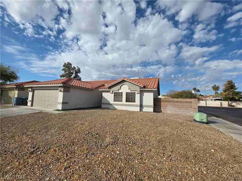 5843 Berry Hill Ln - Photo 6 of 50