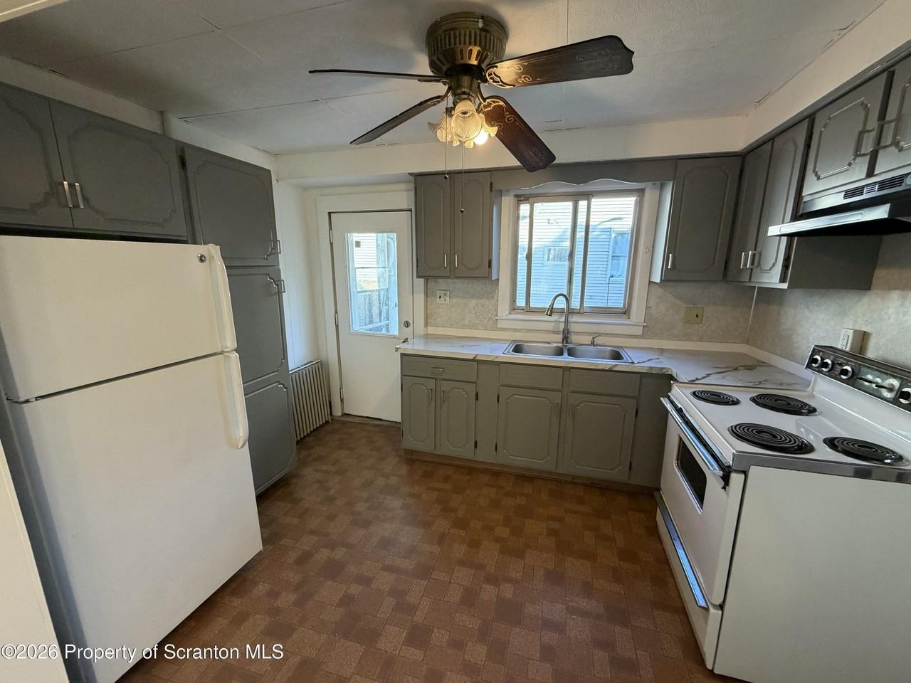 91 E Columbus Ave - Photo 2 of 16